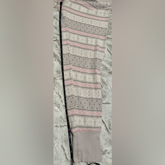 Victoria's Secret Snowflake Print Pink and Gray Pajama Pants - Picture 8 of 12
